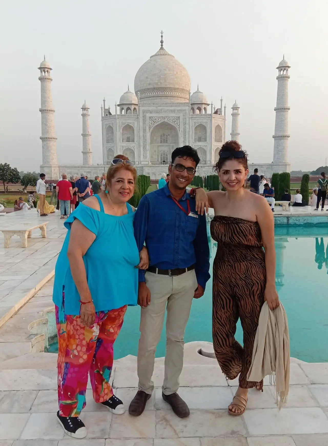 Guide Shyam Kumar Vijay With tourists